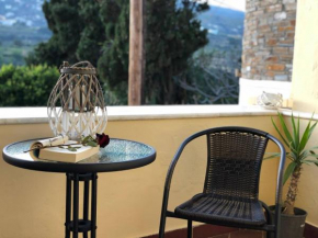Chill out studio in the leafy Livadia village